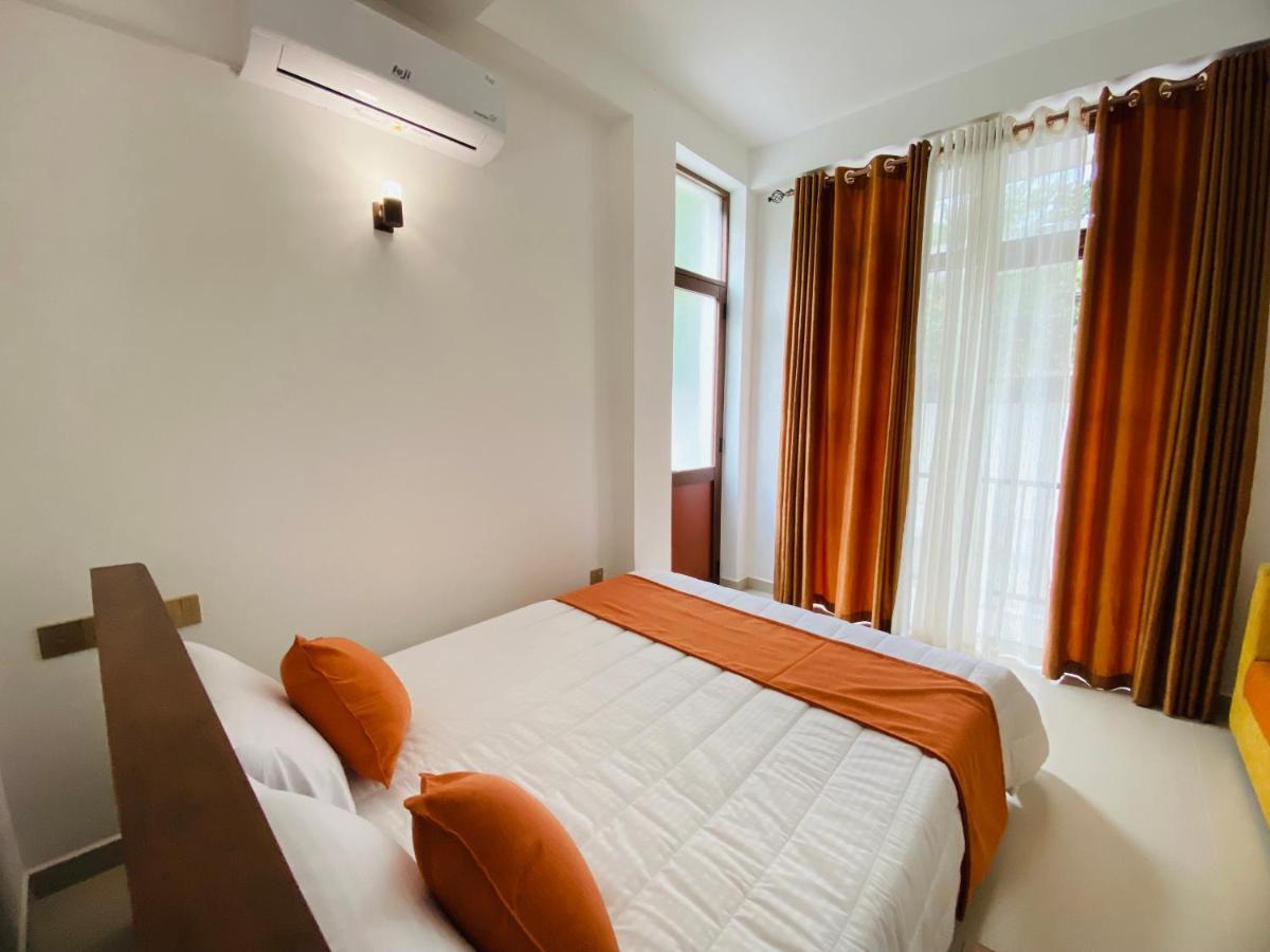 Aurelia Inn Канди Экстерьер фото