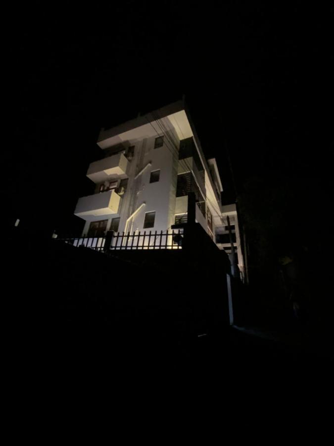 Aurelia Inn Канди Экстерьер фото